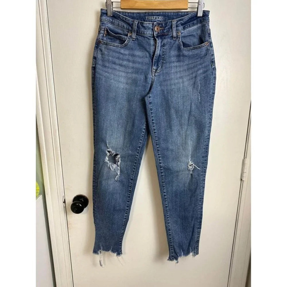 Maurices Distressed Cut Off Skinny Jeans Size 6 #0313 - Picture 2 of 8
